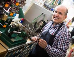 Chave Quebrada Dentro da Fechadura em Contagem: 5 Dicas Simples carlos silva chaveiro 1